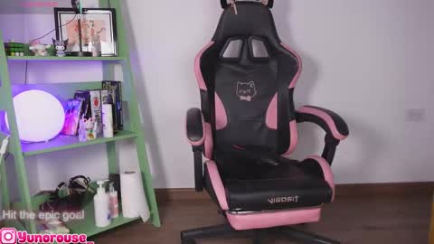 Snapshot of yunorose_ chatting on 11-14-25, 03:27 yunorose_ online show from 11-14-25, 03:27