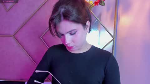 Snapshot of yuri_stars chatting on 02-23-25, 09:11 Yuri Stars online show from 02-23-25, 09:11