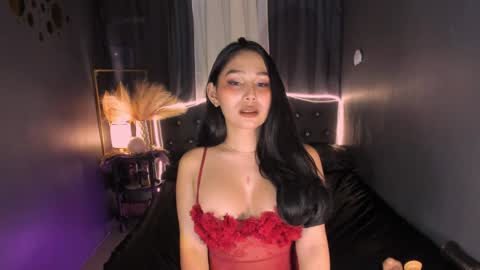 Snapshot of yuriefoster chatting on 12-28-24, 12:13 Yurie online show from 12-28-24, 12:13