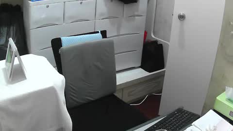 Snapshot of yuwcoli chatting on 02-02-25, 06:58 Slip online show from 02-02-25, 06:58