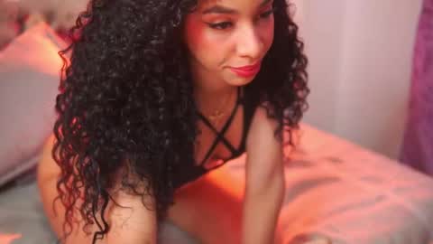 Yuyi Cam online show from 11-08-25, 02:01