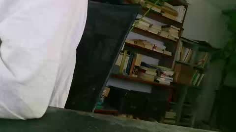 yvanbonar181018 online show from 09-30-25, 07:13