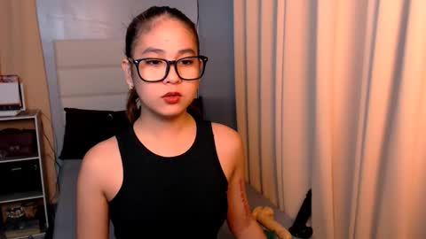 Snapshot of yvannasilva18 chatting on 02-28-25, 05:04 jai online show from 02-28-25, 05:04