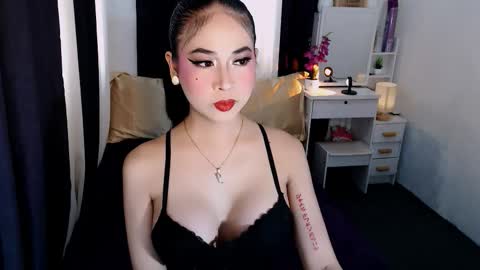 Snapshot of yvannasilva18 chatting on 10-28-25, 01:20 jai online show from 10-28-25, 01:20