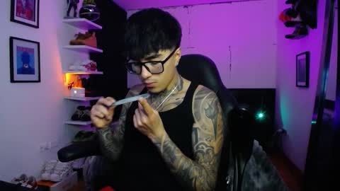 zac_muller1 online show from 12-17-25, 06:19