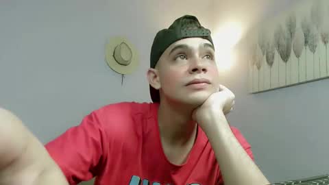 Snapshot of zacariass_ chatting on 10-20-25, 03:40 ZACARIAS online show from 10-20-25, 03:40