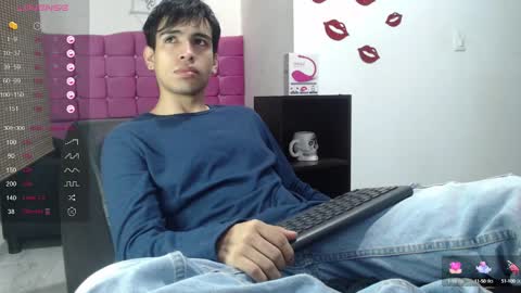 Snapshot of zack_xtreme chatting on 01-10-25, 12:26 Xavi online show from 01-10-25, 12:26