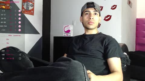 Snapshot of zack_xtreme chatting on 02-16-25, 12:21 Xavi online show from 02-16-25, 12:21