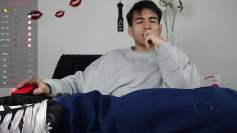 Snapshot of zack_xtreme chatting on 02-24-25, 11:43 Xavi online show from 02-24-25, 11:43