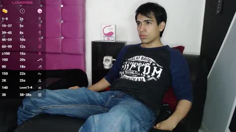 Snapshot of zack_xtreme chatting on 09-27-25, 12:32 Xavi online show from 09-27-25, 12:32