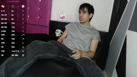 Snapshot of zack_xtreme chatting on 09-28-25, 12:21 Xavi online show from 09-28-25, 12:21