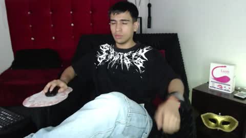 Snapshot of zack_xtreme chatting on 10-14-25, 01:01 Xavi online show from 10-14-25, 01:01