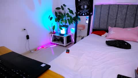 ZAFIRA online show from 12-13-25, 07:53