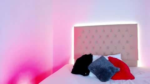 Zafiro Brown online show from 10-23-25, 09:52