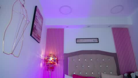 Snapshot of zafiro_cat chatting on 03-01-26, 01:29 Zafiro online show from 03-01-26, 01:29