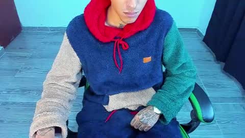 BiG Zafiro online show from 04-12-26, 11:48