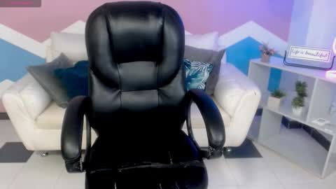 Zahira  online show from 12-15-25, 05:50