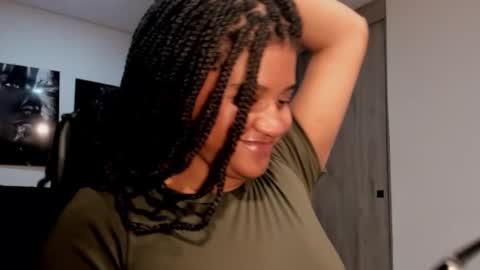 Snapshot of zahra_rose chatting on 10-03-25, 08:39 zahra_rose online show from 10-03-25, 08:39