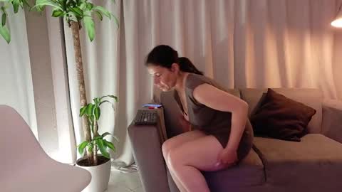 zahramilf online show from 10-20-25, 04:02