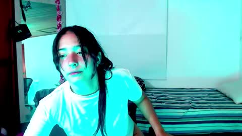 Zaina online show from 10-27-25, 01:48