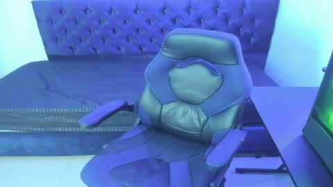 zanxley_ online show from 01-28-25, 01:29