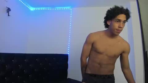 zanxley_ online show from 02-18-25, 07:41