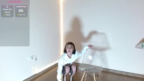 Hello welcome to my roomIm Zara online show from 02-15-26, 11:01