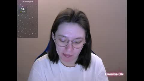 Snapshot of zara_golden chatting on 03-10-25, 02:39 chaturcum online show from 03-10-25, 02:39