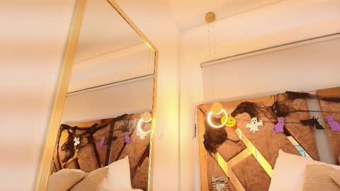 Zarah Andrews online show from 10-06-25, 11:51