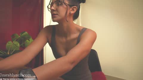 Snapshot of zarahlynch chatting on 12-21-24, 09:04 Miss Lynch   Next show  2911 online show from 12-21-24, 09:04