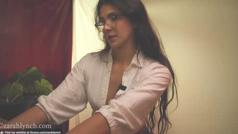 Snapshot of zarahlynch chatting on 01-07-25, 09:25 Miss Lynch   Next show  2911 online show from 01-07-25, 09:25