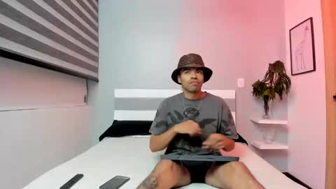 zaynshadow_ online show from 10-15-25, 02:44