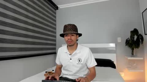 zaynshadow_ online show from 10-18-25, 06:37