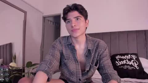 Hii im Zay.                 I save money for education. PVT Open. online show from 01-06-26, 06:17