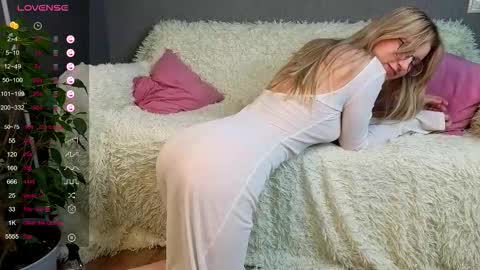 Avi online show from 11-26-25, 01:12