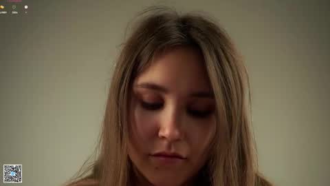 Snapshot of zeldaes chatting on 10-03-25, 01:13 Emilia online show from 10-03-25, 01:13