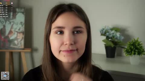 Snapshot of zeldaes chatting on 10-07-25, 01:14 Emilia online show from 10-07-25, 01:14