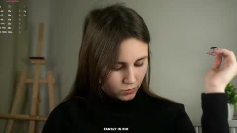 Snapshot of zeldaes chatting on 10-18-25, 12:57 Emilia online show from 10-18-25, 12:57