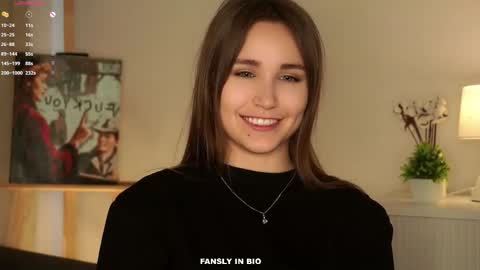 Snapshot of zeldaes chatting on 10-21-25, 05:19 Emilia online show from 10-21-25, 05:19