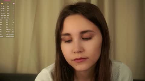 Snapshot of zeldaes chatting on 10-29-25, 01:19 Emilia online show from 10-29-25, 01:19