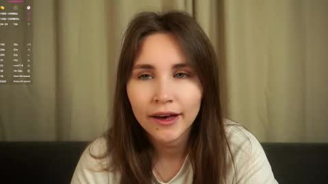 Snapshot of zeldaes chatting on 10-29-25, 11:50 Emilia online show from 10-29-25, 11:50