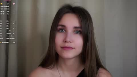 Snapshot of zeldaes chatting on 11-09-25, 01:15 Emilia online show from 11-09-25, 01:15