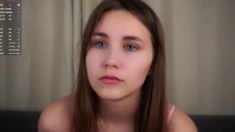 Snapshot of zeldaes chatting on 11-14-25, 01:15 Emilia online show from 11-14-25, 01:15