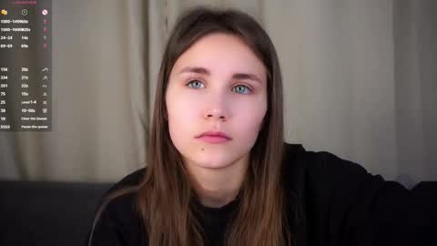 Snapshot of zeldaes chatting on 11-15-25, 01:25 Emilia online show from 11-15-25, 01:25