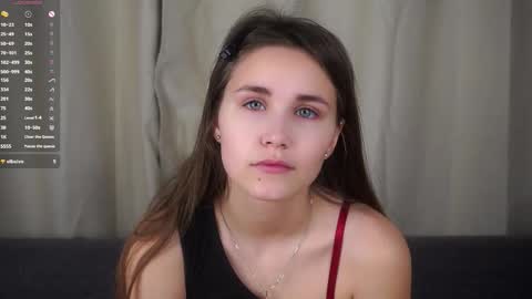 Snapshot of zeldaes chatting on 11-16-25, 01:22 Emilia online show from 11-16-25, 01:22