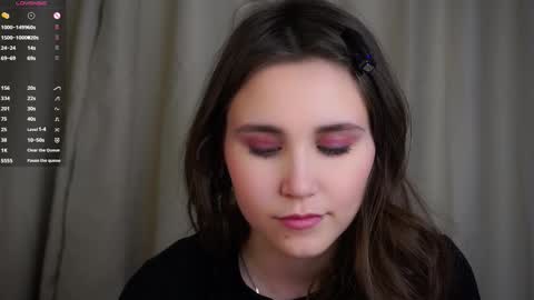 Snapshot of zeldaes chatting on 11-23-25, 01:27 Emilia online show from 11-23-25, 01:27