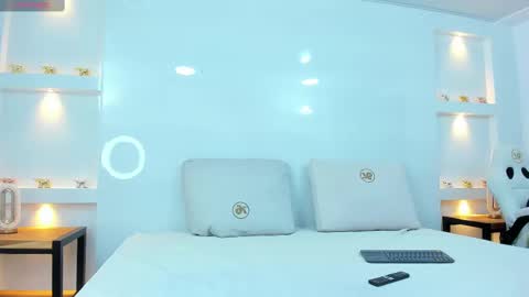 Zenda Evans online show from 02-14-25, 04:04