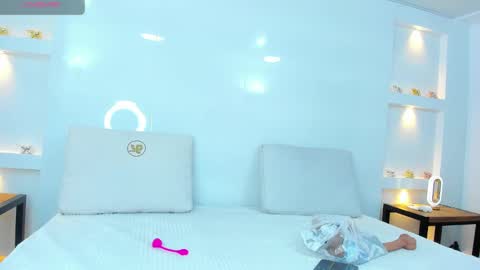 Zenda Evans online show from 03-06-25, 03:46