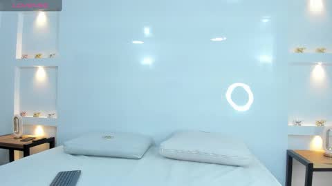 Zenda Evans online show from 03-10-25, 03:56