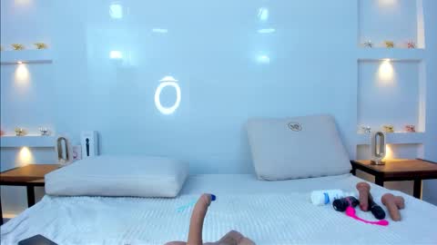 Zenda Evans online show from 09-30-25, 04:28